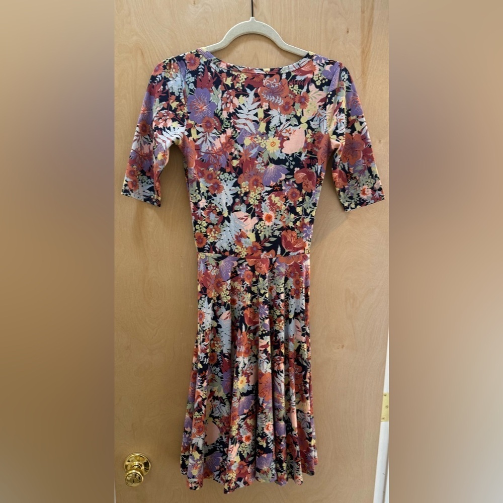 Lularoe Nicole Tropical Stretch Dress. - Picture 7 of 10